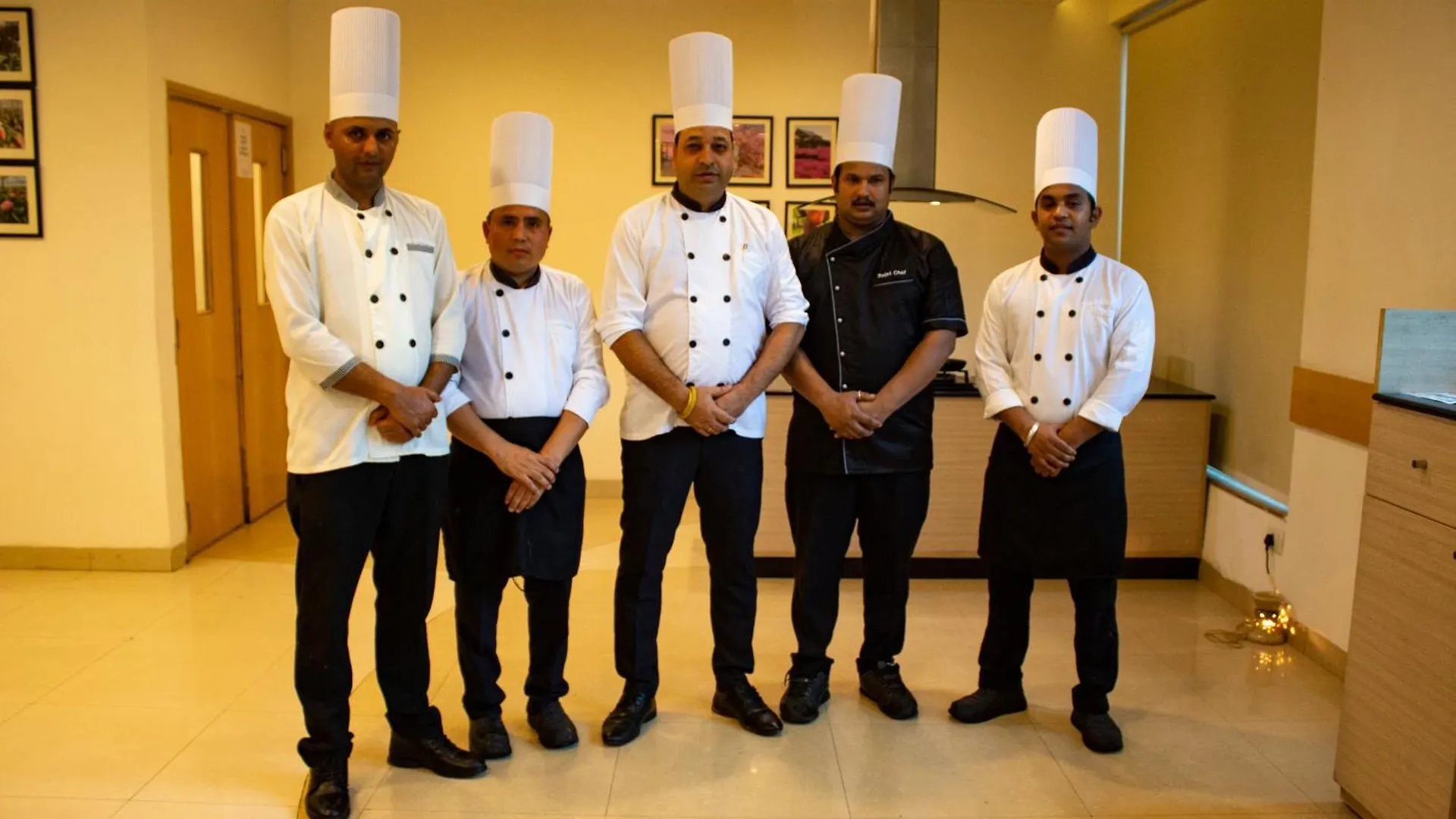 Mango Grove Hotel Chandīgarh