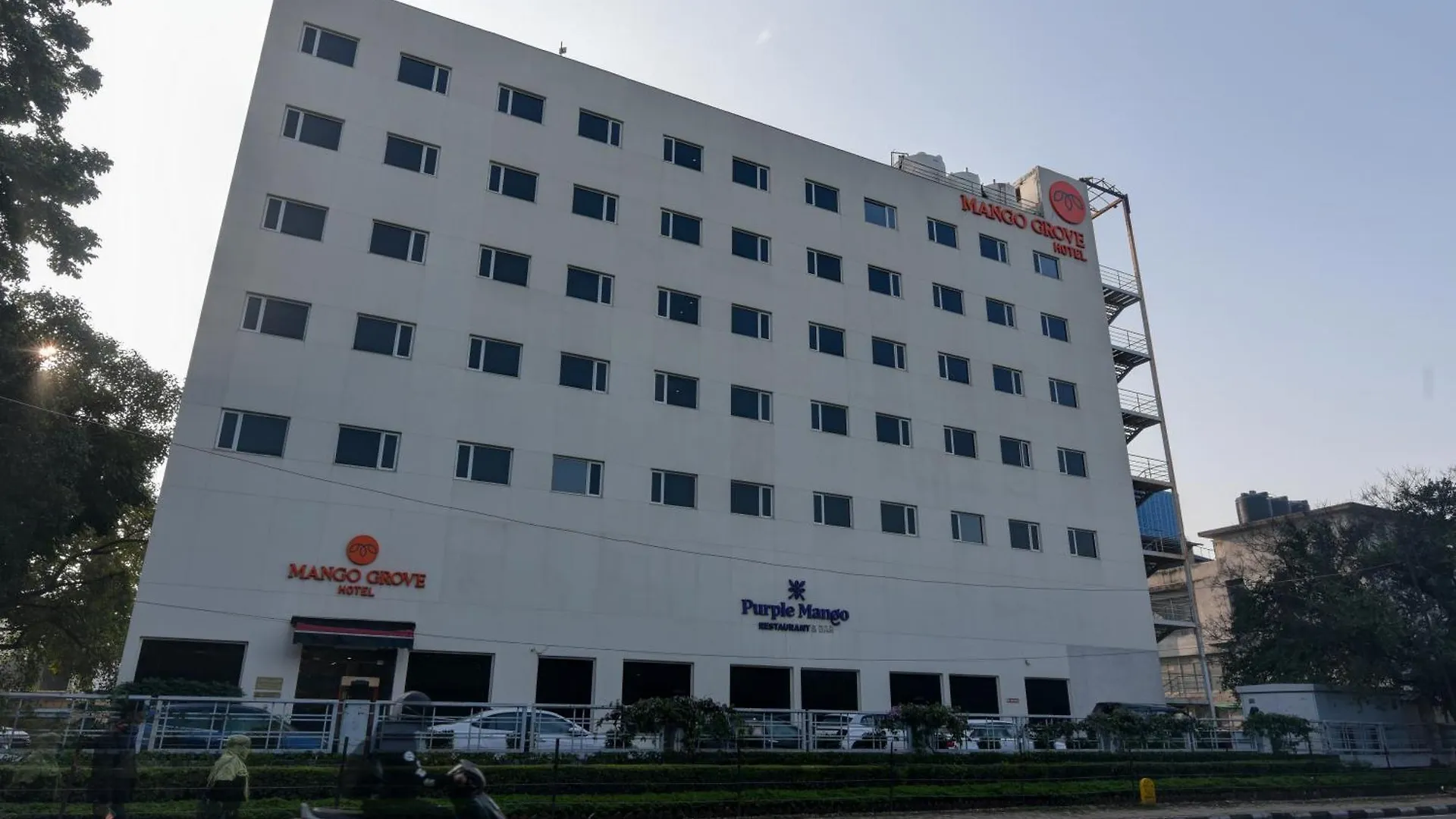 Mango Grove Hotel Chandīgarh