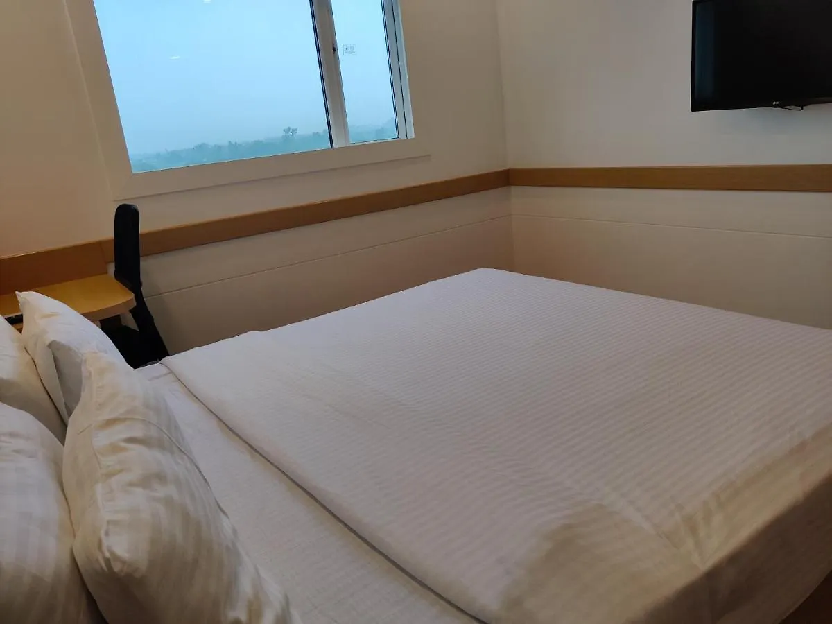 Mango Grove Hotel Chandīgarh 3*,